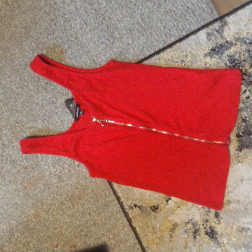 Red zippered tank top - Picture 6 of 9